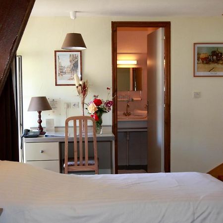 Hotel La Quebecoise Динан Екстериор снимка
