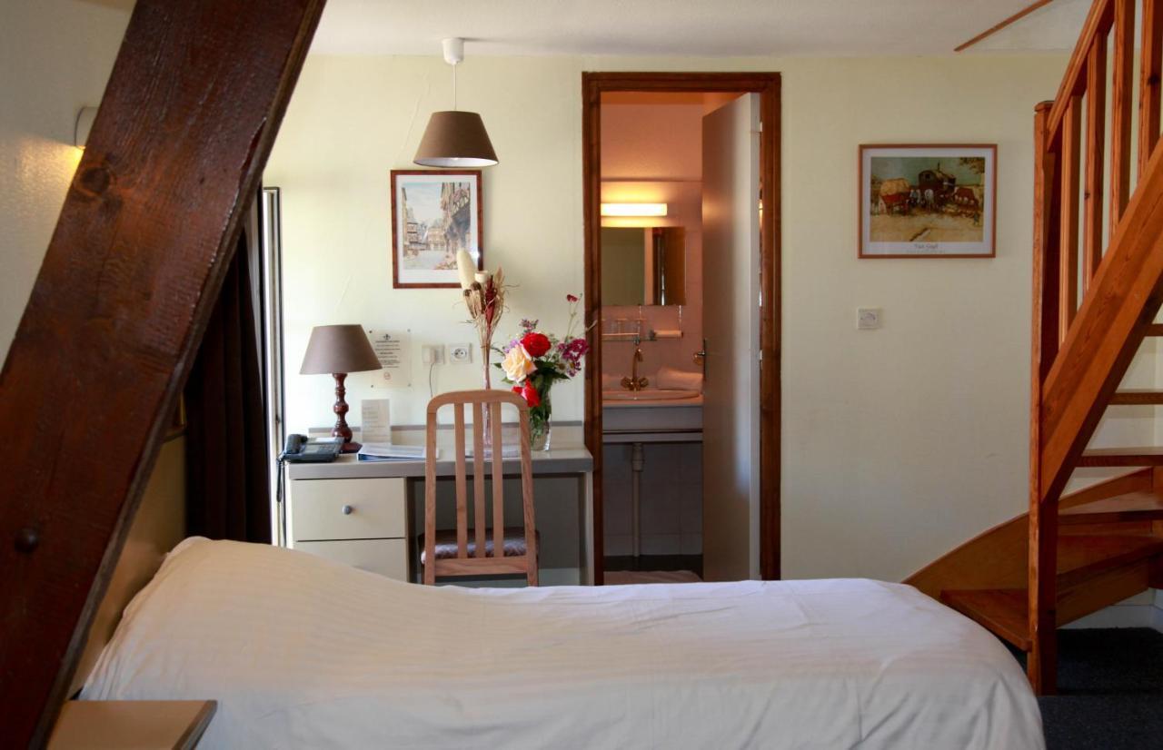 Hotel La Quebecoise Динан Екстериор снимка